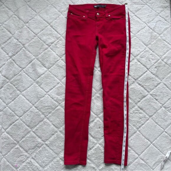 Levi's | Coral Red Denim Curve Low Rise Skinny Jeans | Size 5/27 - Picture 9 of 11